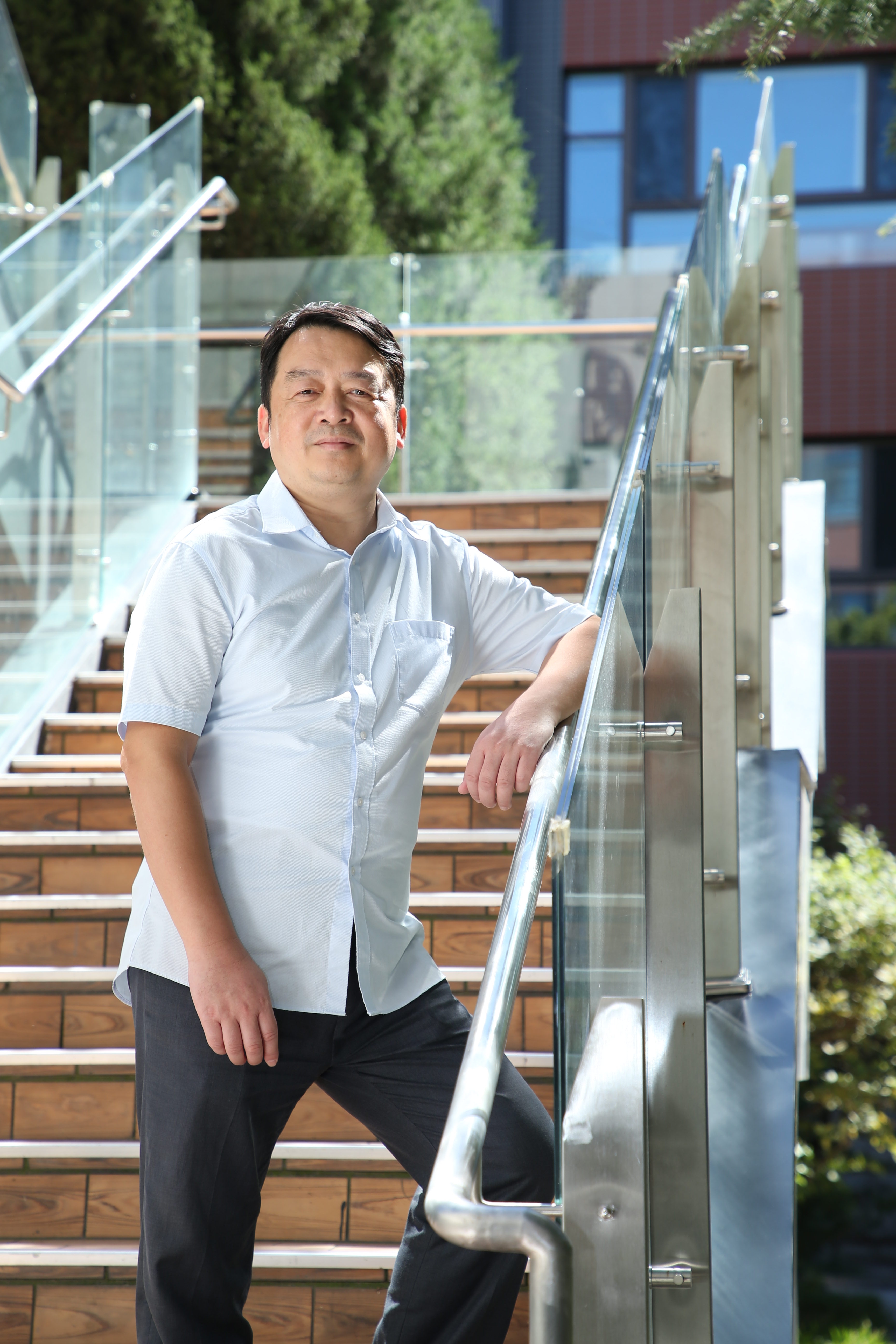 1、特级 何杰.jpg