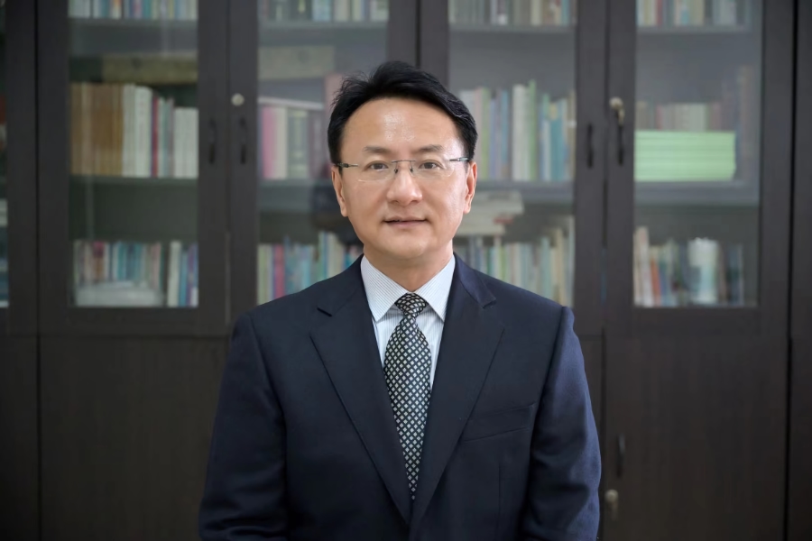 王华.jpg