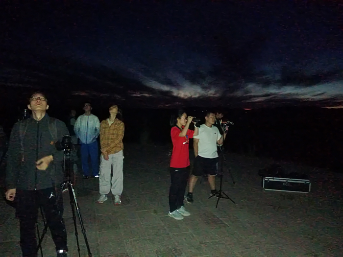 图4 在正镶白旗敖包进行夜间观测和摄影.jpg