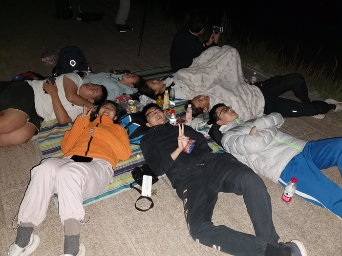图6 卧看星空.jpg