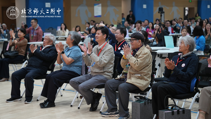 6-校领导、多位老教师与校友欢聚.jpg