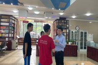  讲座后请教教校友  