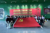 国家最高科学技术奖获奖科学家手模墙前留影